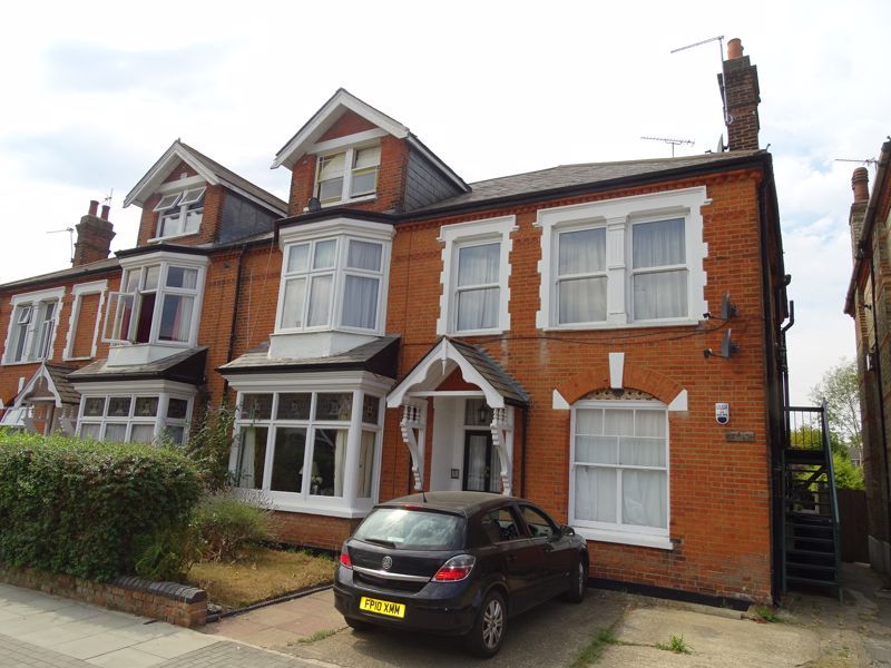 2 bed flat for sale in Ravenscroft Park, High EN5 Zoopla