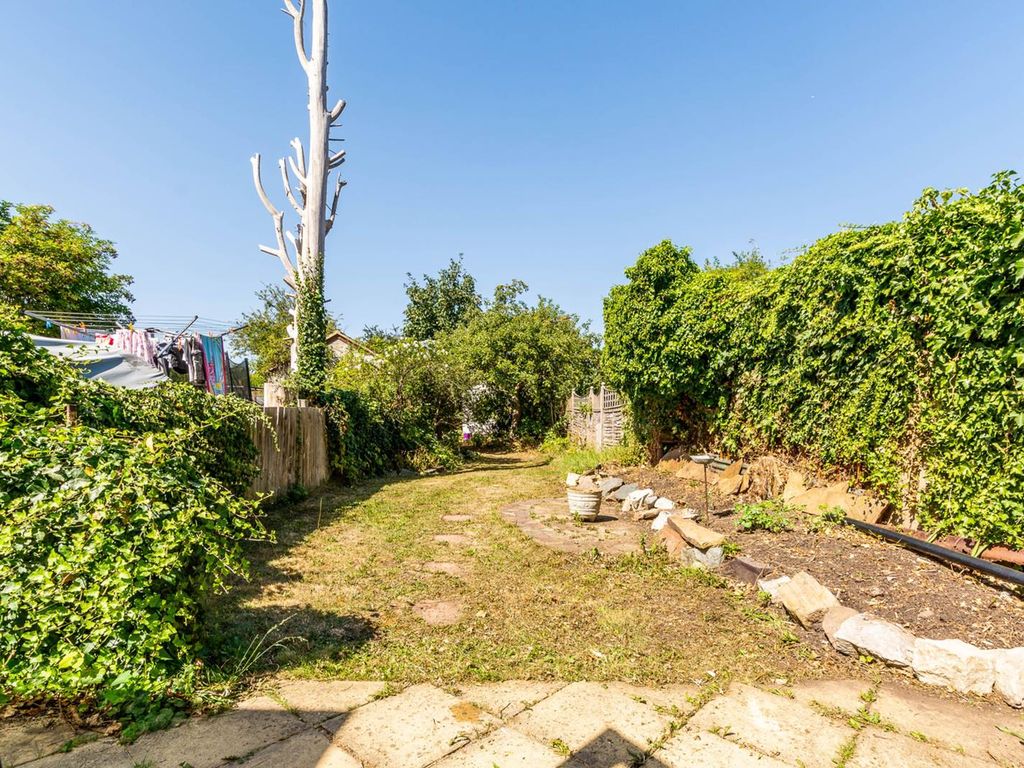 4 bed terraced house to rent in Durnsford Road, Wimbledon Park, London