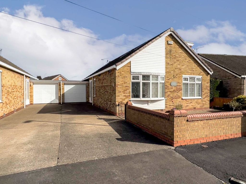 3 bed detached bungalow for sale in Wheatcroft Avenue, Willerby, Hull