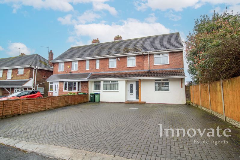 5 bed semidetached house for sale in West Avenue, Tividale, Oldbury