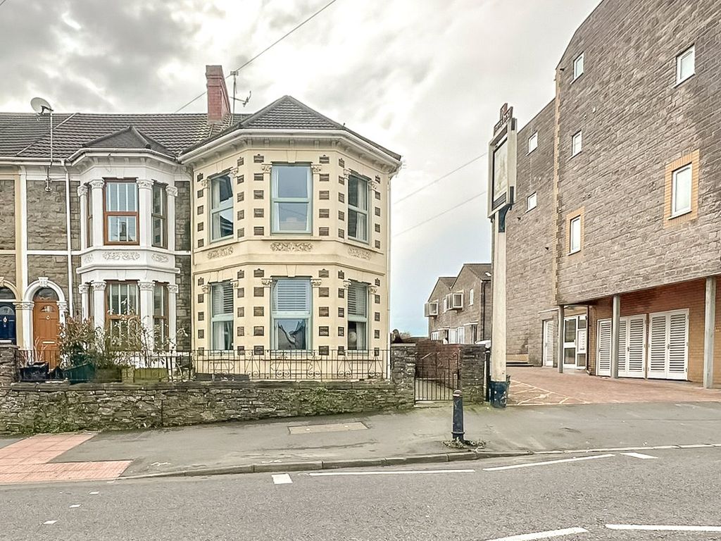 3 bed end terrace house for sale in Hill Street, Kingswood, Bristol