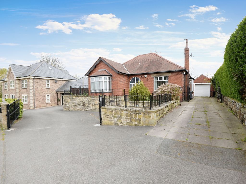 4 bed bungalow for sale in Batley Field Hill, Batley, West Yorkshire