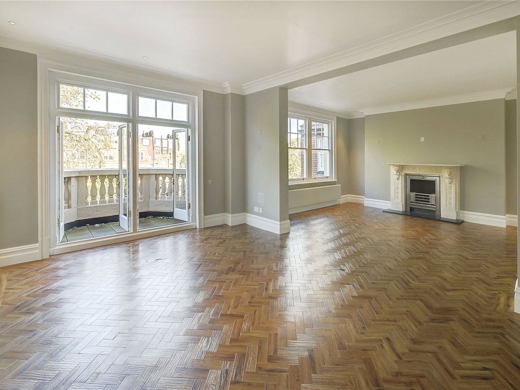 Campden House Court 42 Gloucester Walk London W8  