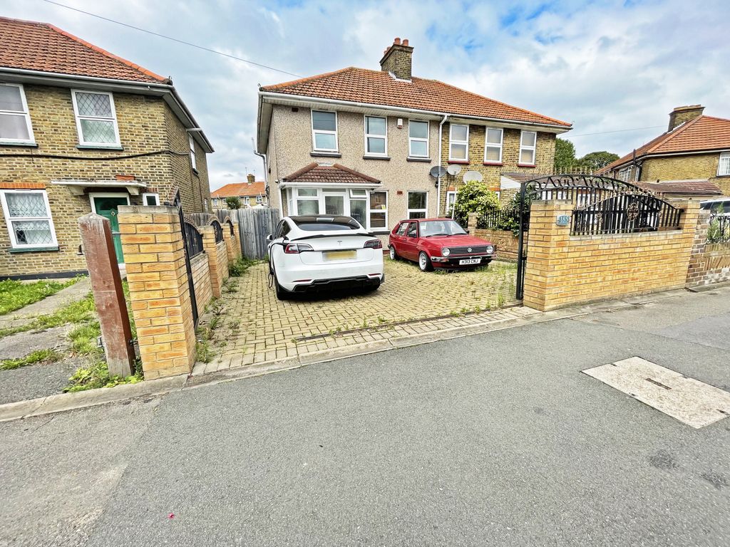 3 bed semidetached house for sale in Coldharbour Lane, Greater London