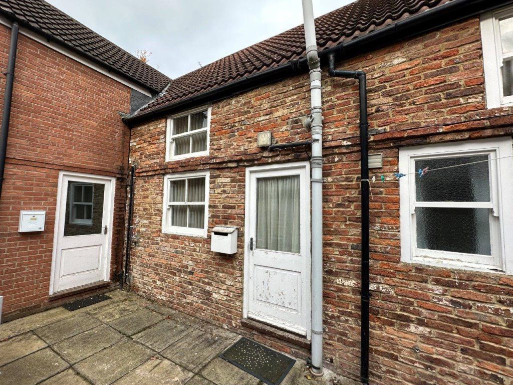 1 bed terraced house to rent in High Street, Yarm TS15, £650 pcm Zoopla
