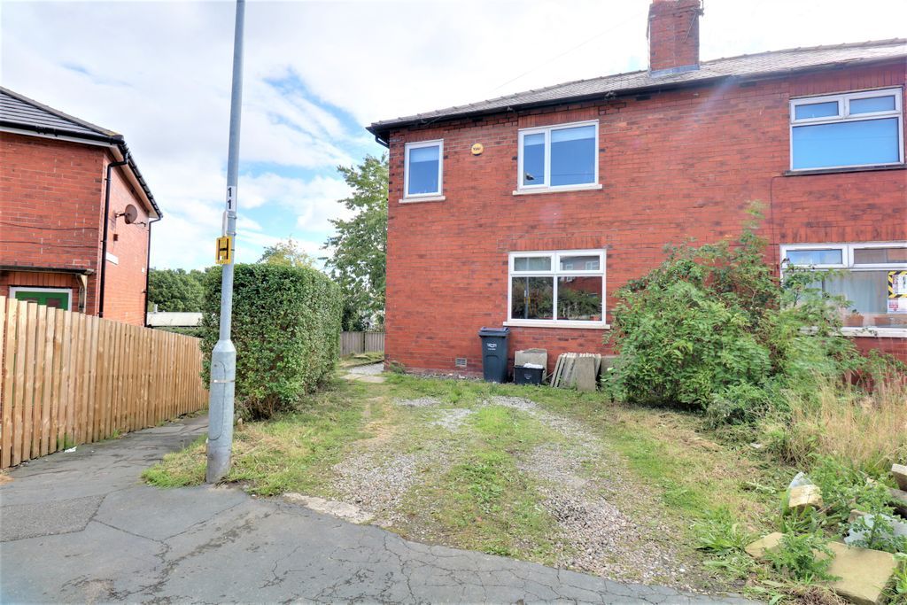 3 bed end terrace house for sale in Nest Estate, Mytholmroyd, Hebden