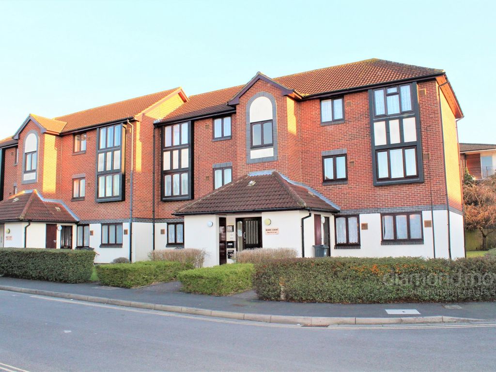 1 bed flat to rent in Raglan Close, Hounslow TW4 Zoopla
