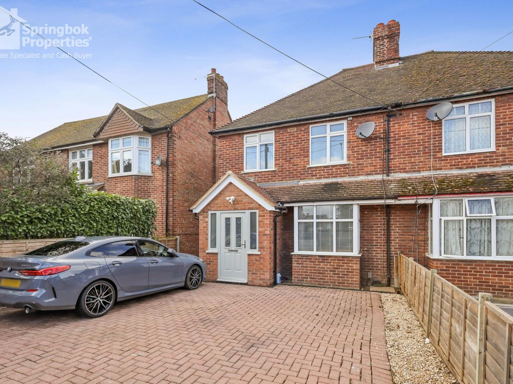 3 bed semidetached house for sale in Buckingham Road, Bicester