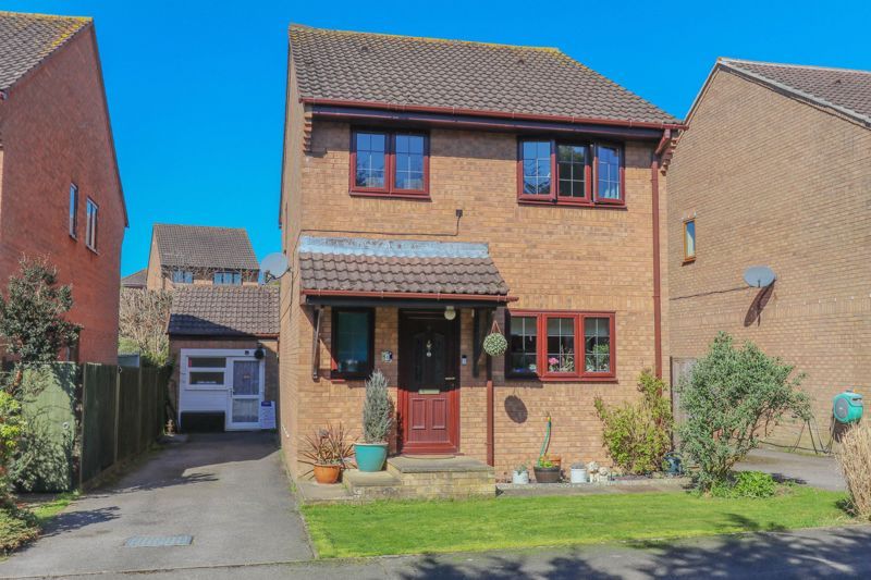 4 bed detached house for sale in Coombedale, Locks Heath, Southampton