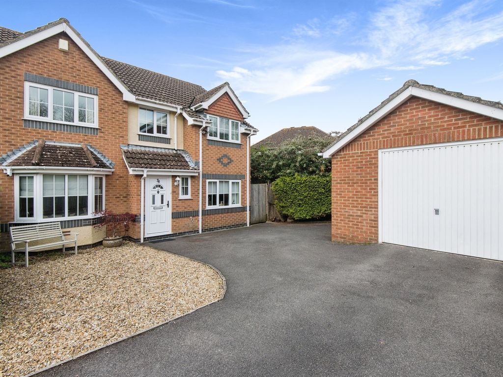 4 bed detached house for sale in Stoke Heights, Fair Oak, Eastleigh