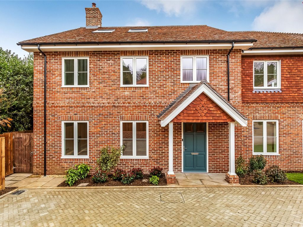 New home, 4 bed semidetached house for sale in Worplesdon, Surrey GU3