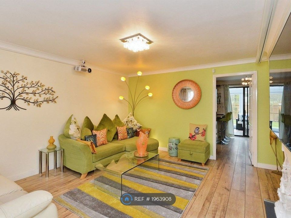 3 bed semidetached house to rent in Braford Gardens, Shenley Brook End