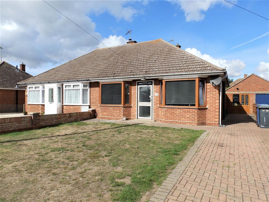 2 bed semidetached bungalow for sale in Windermere Close, Ipswich IP3 Zoopla