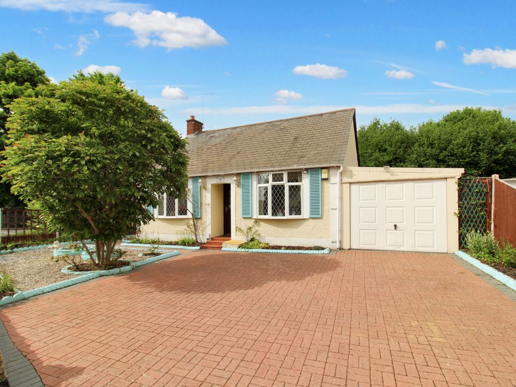 2 bed bungalow for sale in Cove Road, Farnborough GU14, £425,000 Zoopla
