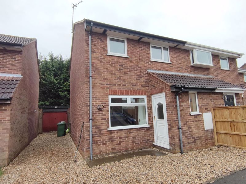 3 bed semidetached house to rent in Barleycroft, Hemsby, Great