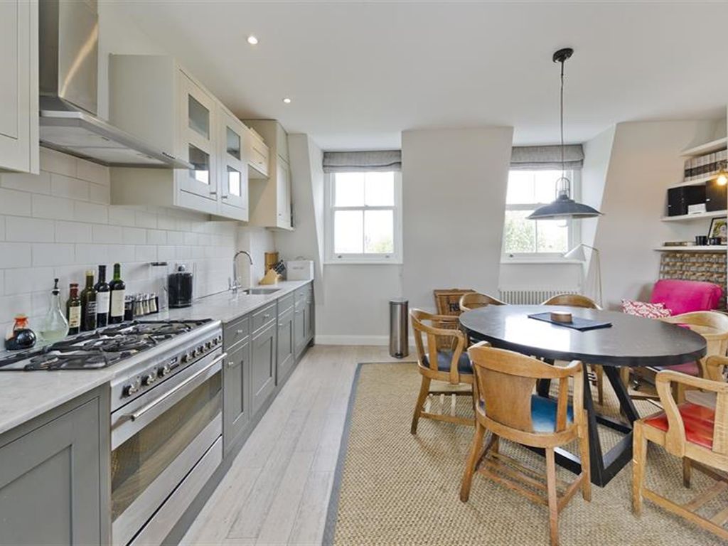 Cornwall Crescent, London W11  