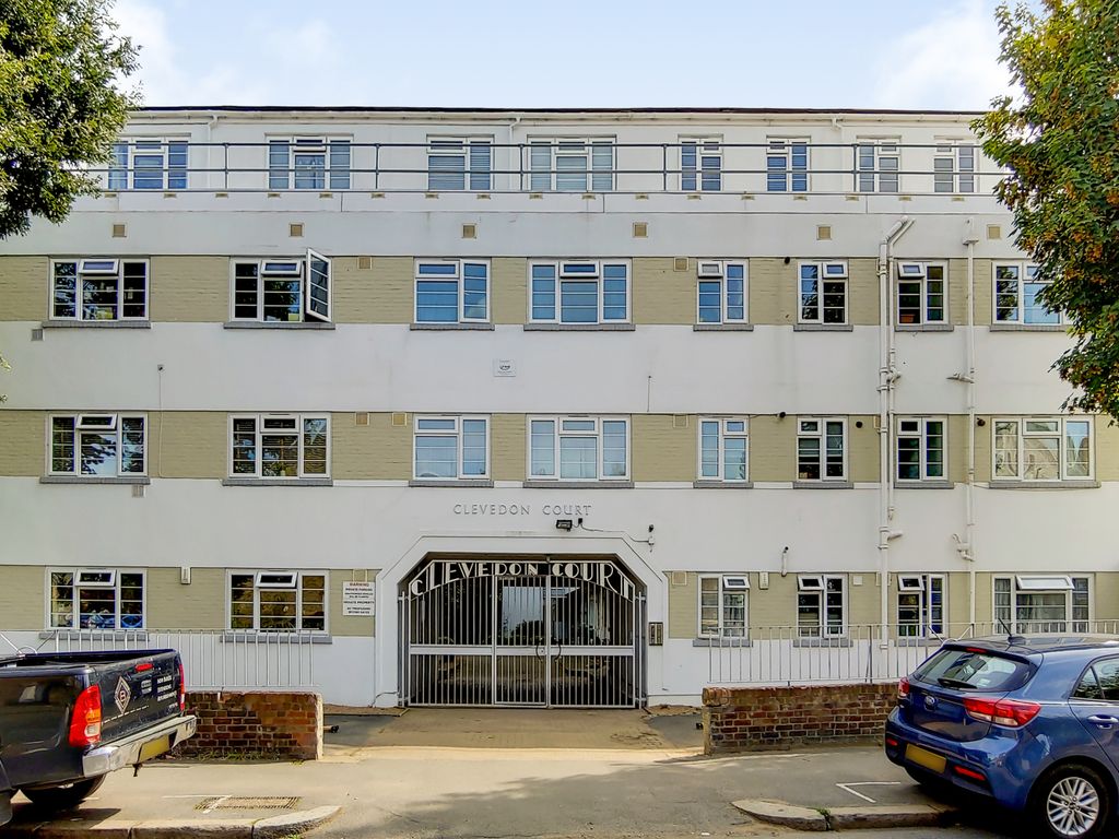2 bed flat to rent in Clive Road, West Dulwich, London, Greater London