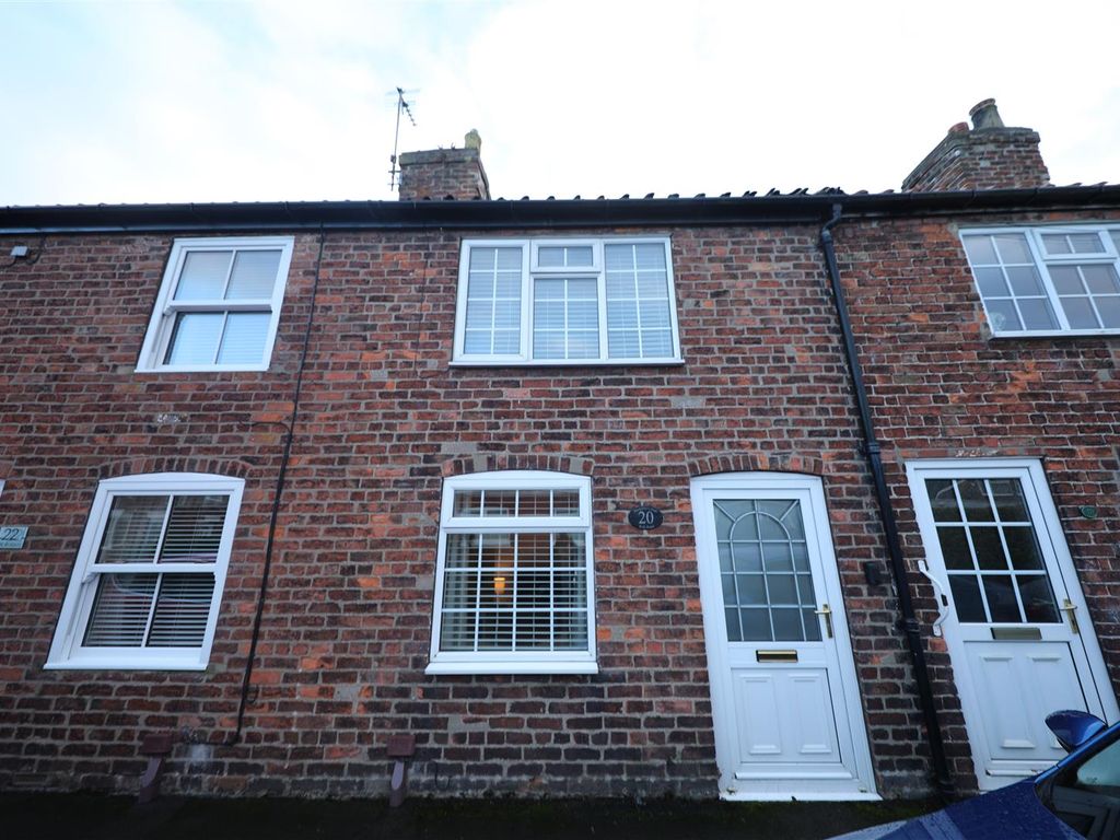 1 bed terraced house for sale in Kirk Road, Preston, Hull HU12, £