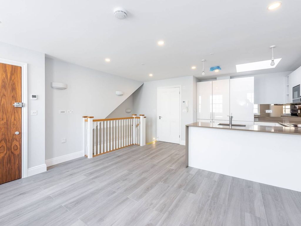 2 bed flat to rent in Sefton Street, West Putney, London SW15 Zoopla
