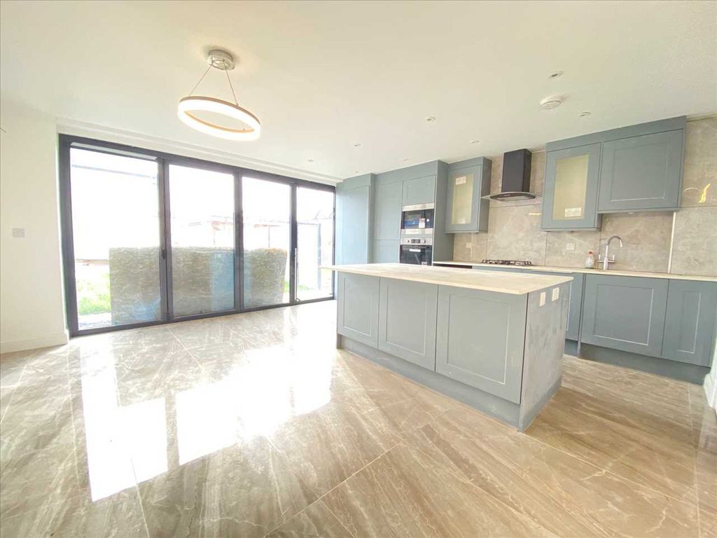 4 bed terraced house for sale in Ruislip Road East, London W13, £