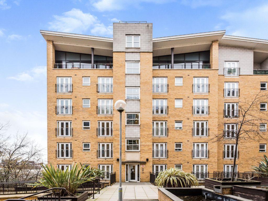 2 bed flat for sale in Middlewood Street, Salford, Greater Manchester