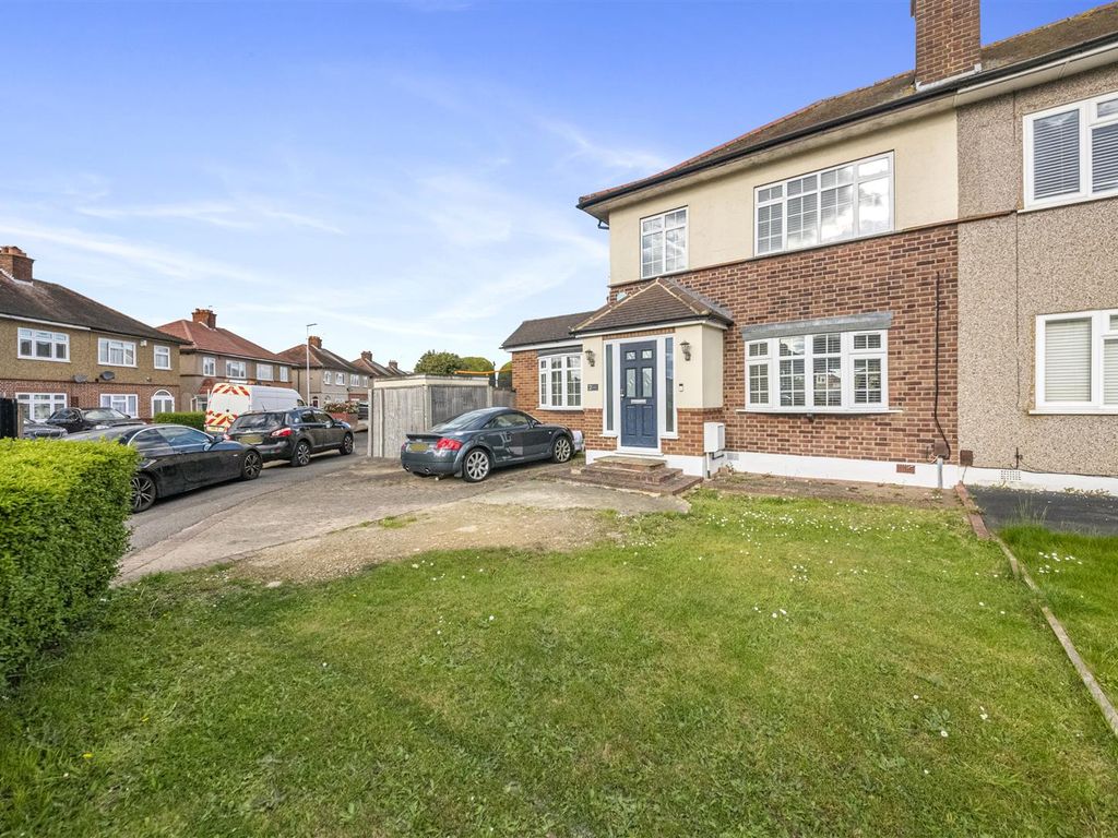 3 bed semidetached house for sale in Dorset Avenue, Hayes UB4, £
