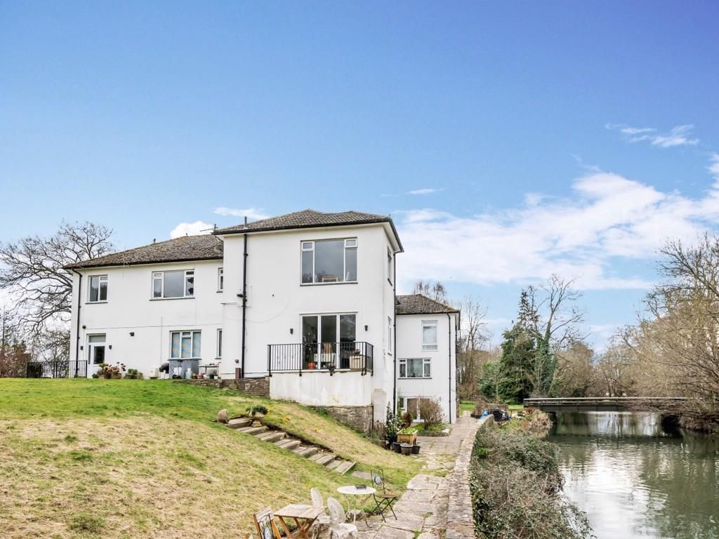 2 bed flat for sale in Salisbury Road, Winkton, Christchurch BH23 Zoopla