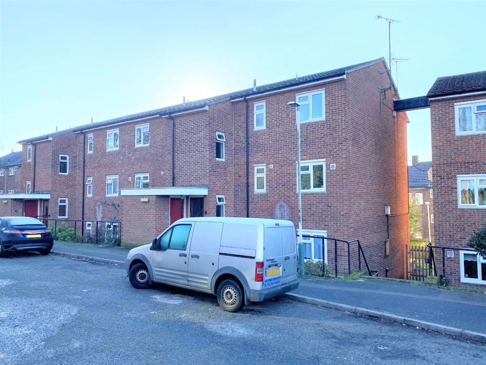 1 bed flat for sale in Hucknall Close, Romford RM3, £190,000 Zoopla