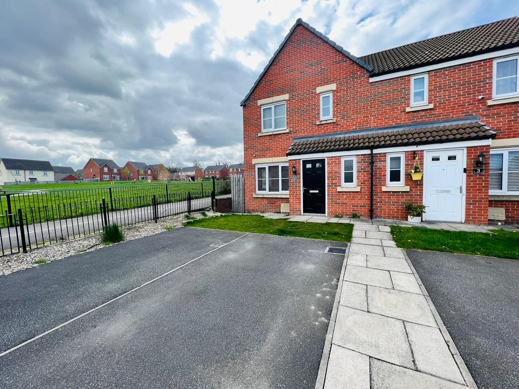 3 bed semidetached house for sale in Shepherd Way, Royston, Barnsley