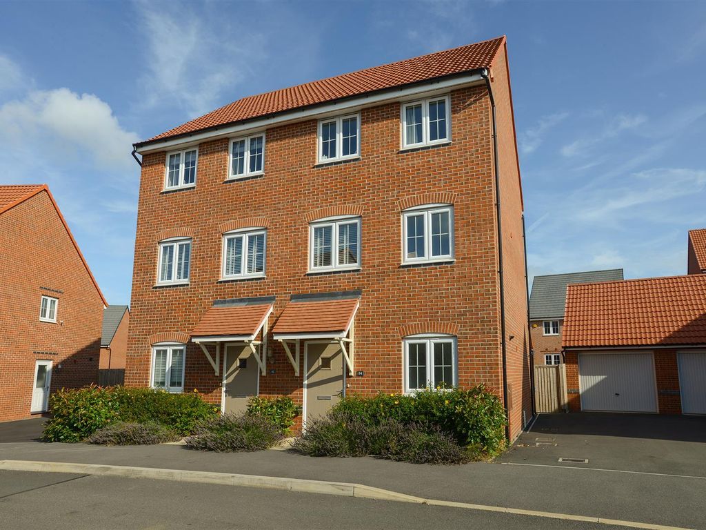 4 bed town house for sale in Bluebell Avenue, Nottingham NG12 Zoopla