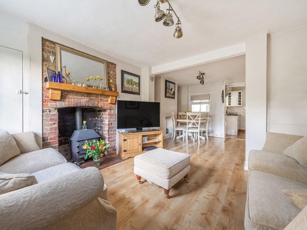 2 bed cottage for sale in Ryarsh Lane, West Malling ME19, £325,000 Zoopla