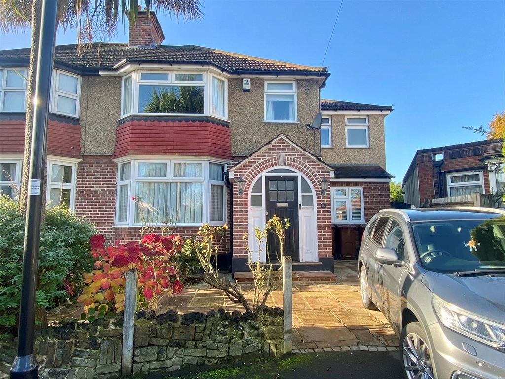 4 bed semidetached house for sale in Woodland Gardens, Isleworth TW7