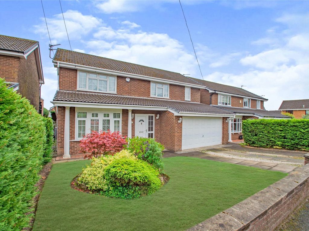 4 bed detached house for sale in Newhaven Close, Brandlesholme, Bury