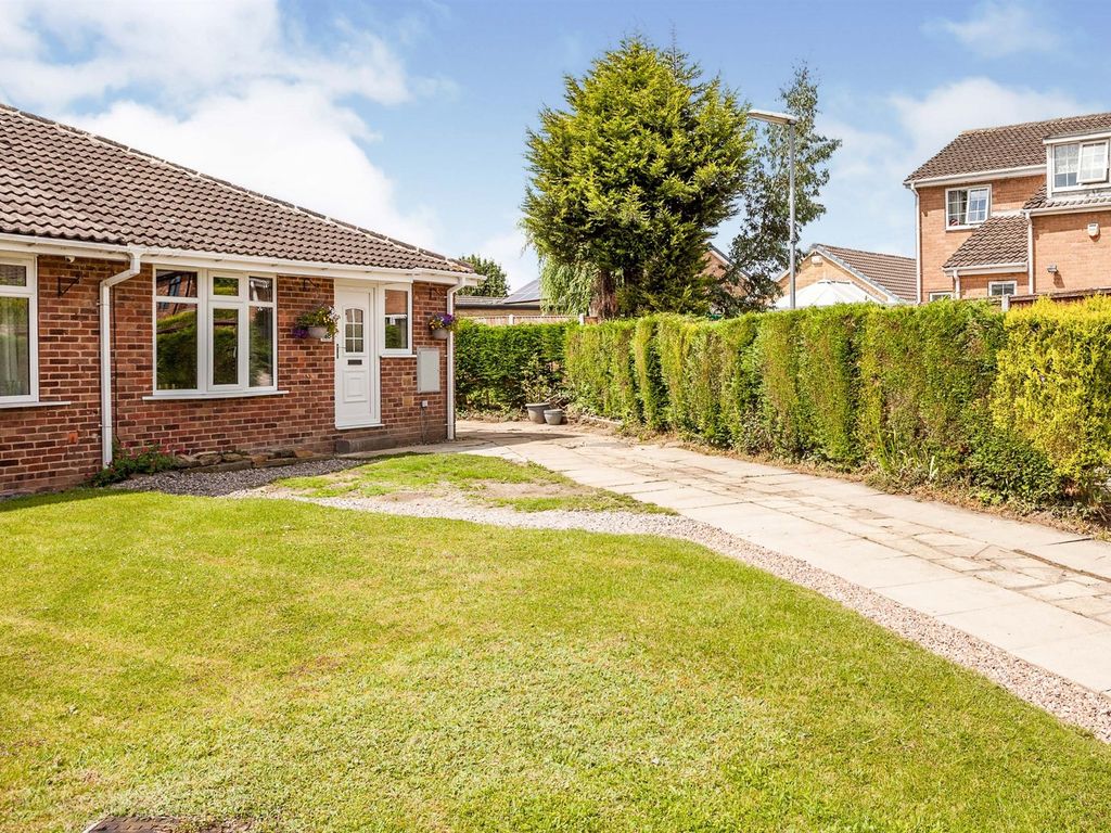 2 bed semidetached bungalow for sale in Rockwood Crescent, Calder