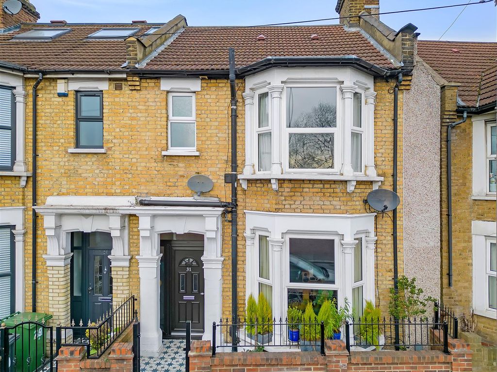 3 bed end terrace house for sale in Colville Road, London E11, £700,000