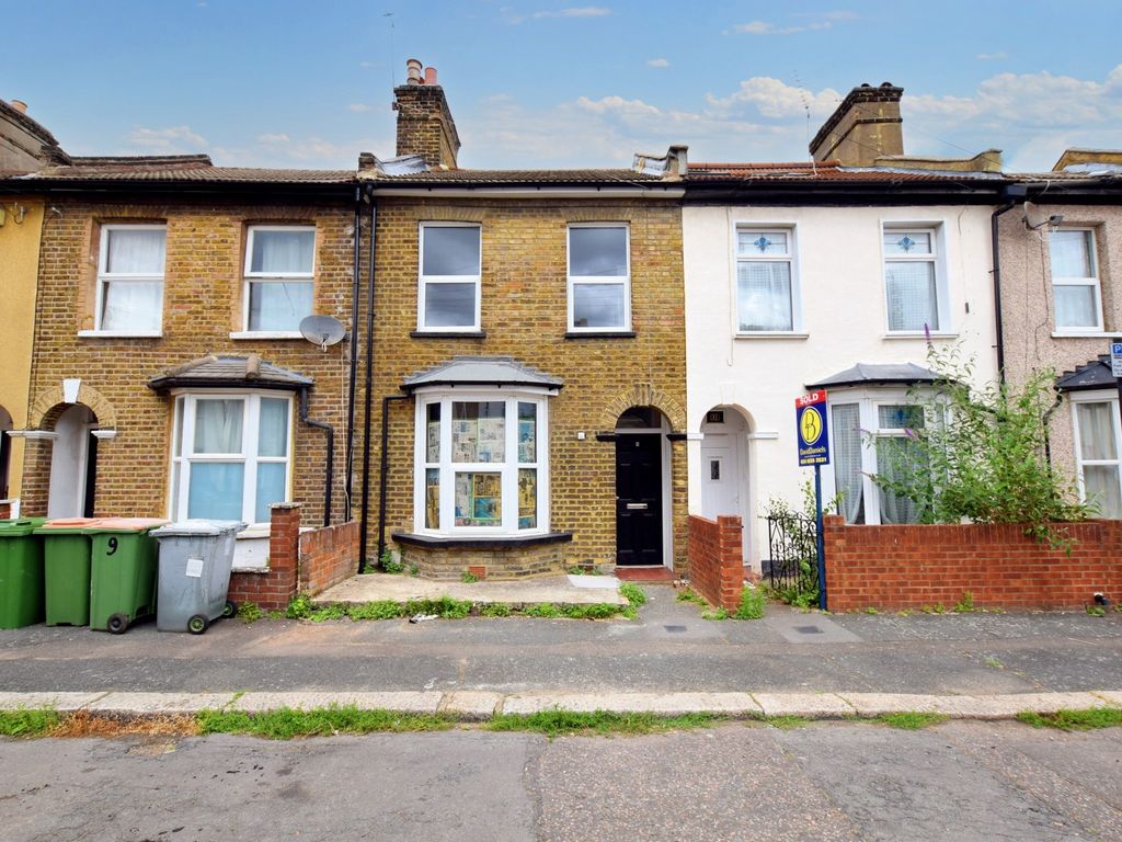 2 bed terraced house to rent in Hughan Road, Stratford E15, £2,200 pcm