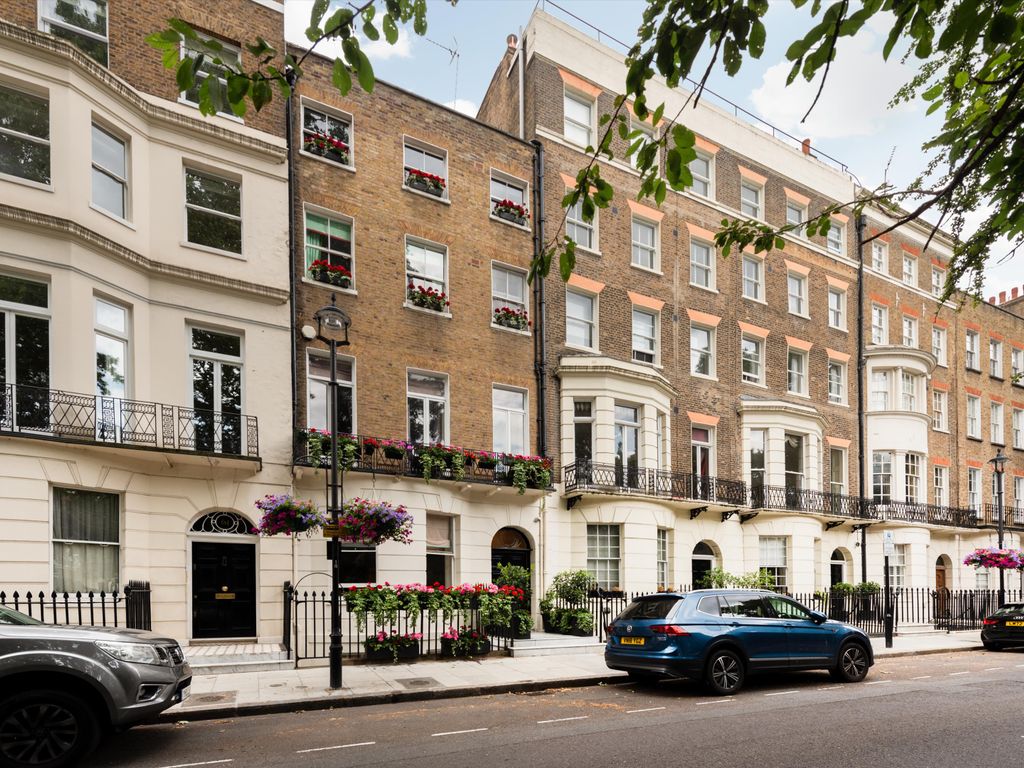 9 bed terraced house for sale in Montagu Square, Marylebone W1H, £