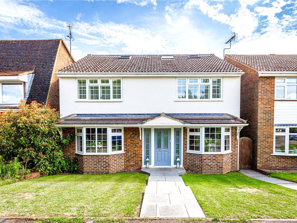 6 bed detached house for sale in Harwood Close, Tewin, Welwyn