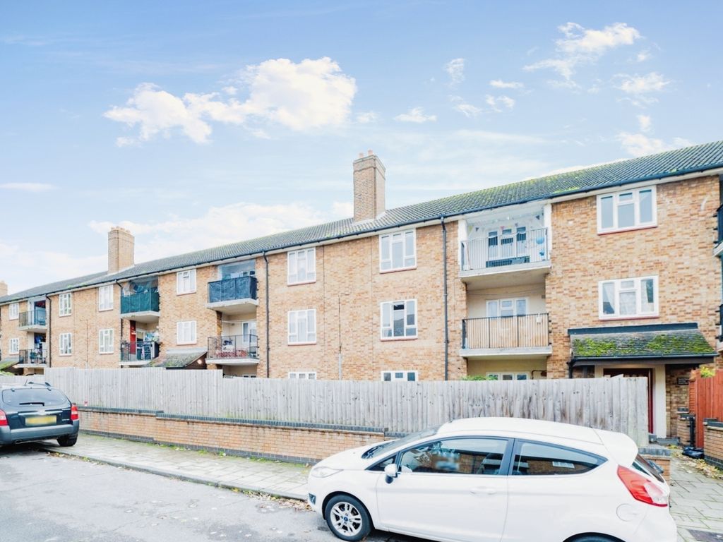 2 bed flat for sale in Broxburn Drive, South Ockendon RM15 Zoopla