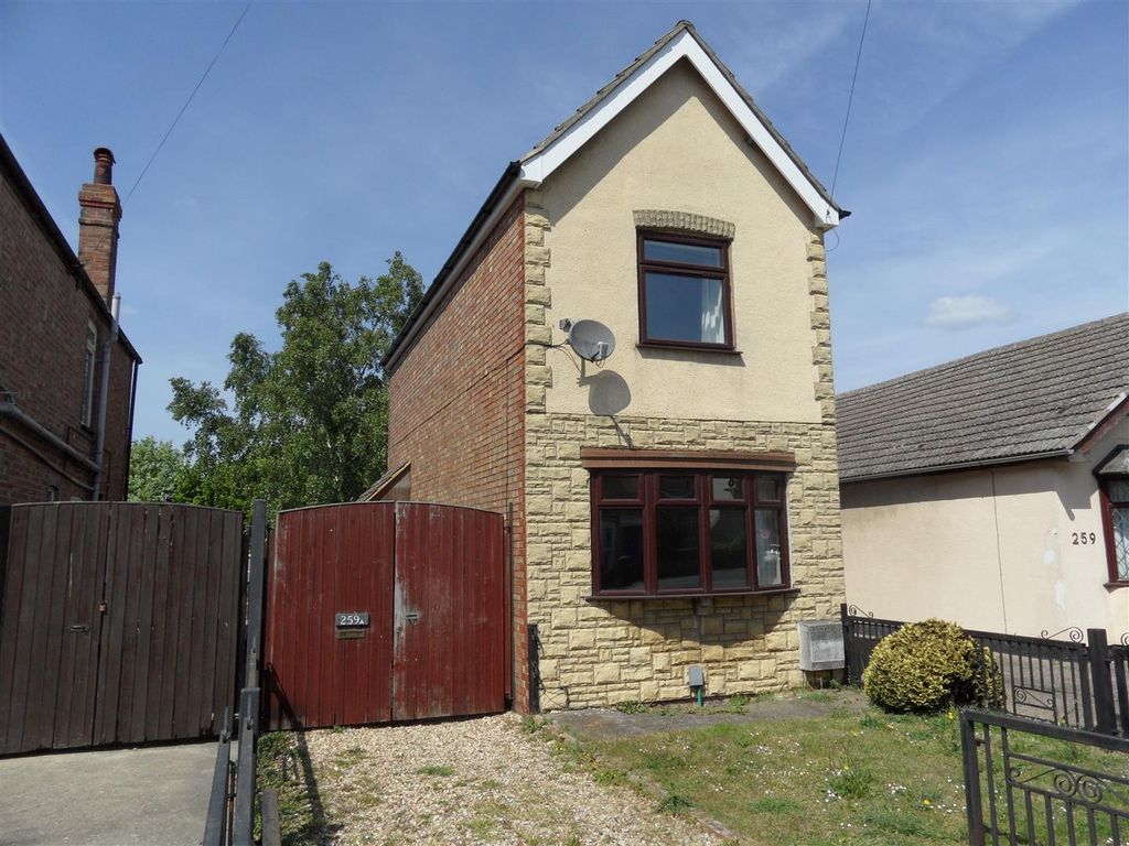 2 bed detached house to rent in Oundle Road, Woodston, Peterborough PE2