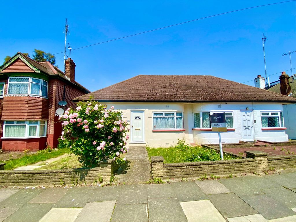 2 bed semidetached bungalow for sale in Kinloch Drive, London NW9 Zoopla