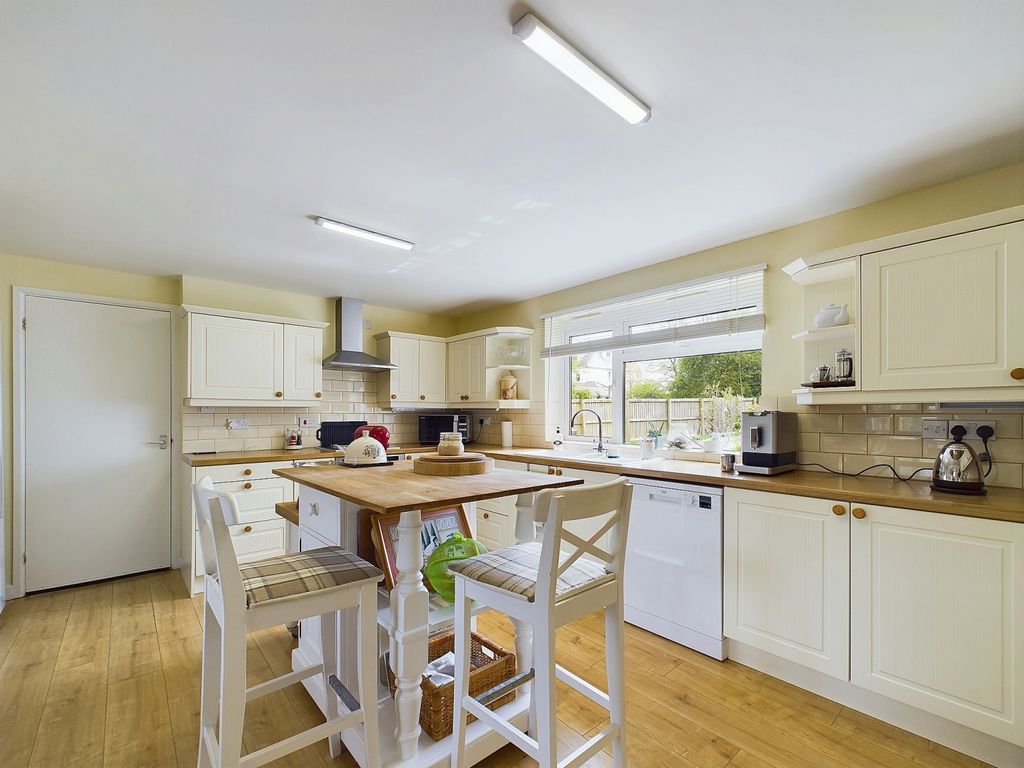 4 bed detached house for sale in Rumsam Road, Barnstaple, Devon EX32, £540,000 Zoopla