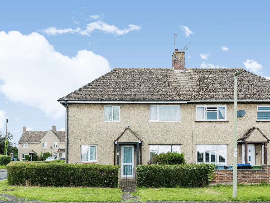 3 bed semidetached house for sale in Westfield Road, Witney OX28, £