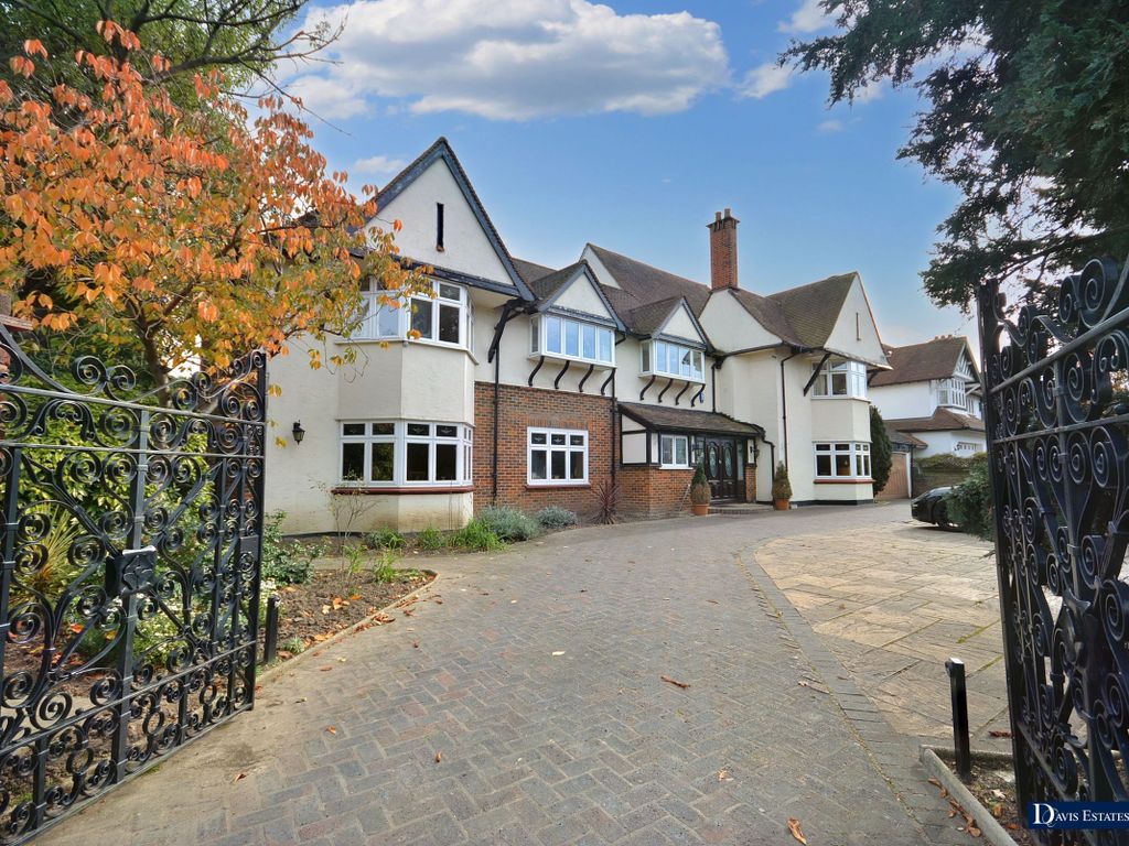 6 bed detached house for sale in Elm Grove, Emerson Park, Hornchurch