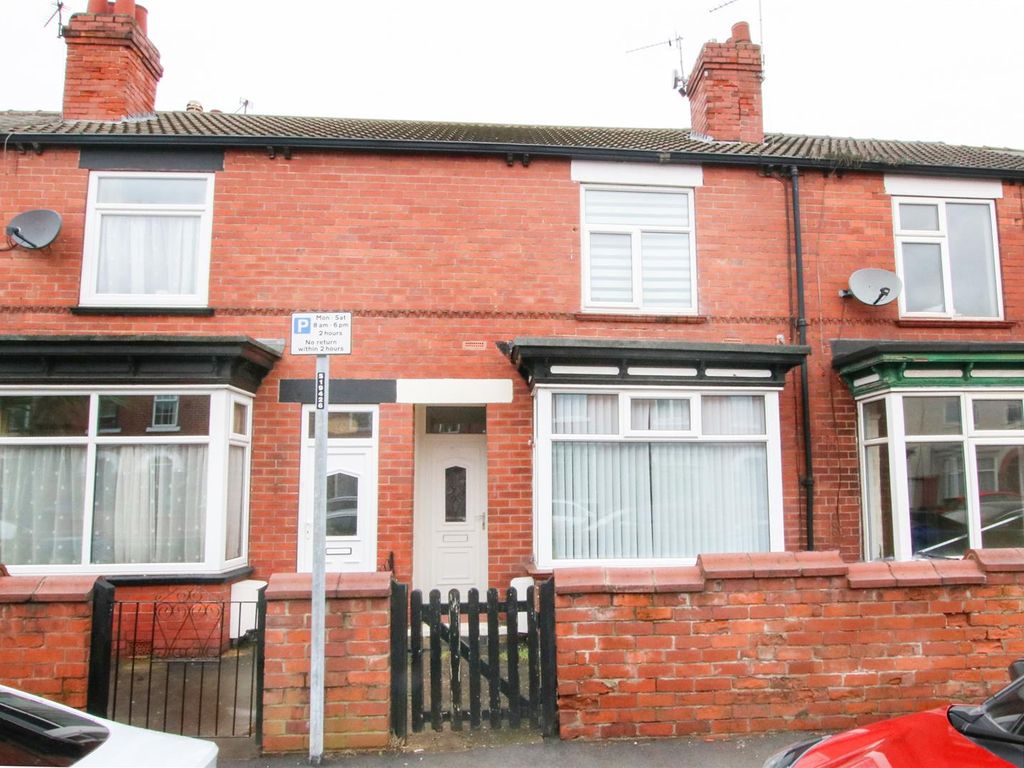 3 bed town house for sale in Raby Road, Wheatley, Doncaster DN2, £