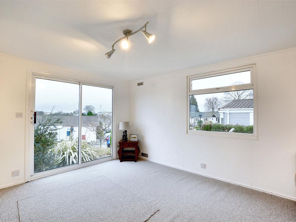 2 bed mobile/park home for sale in Knightwood Drive, Killarney Park