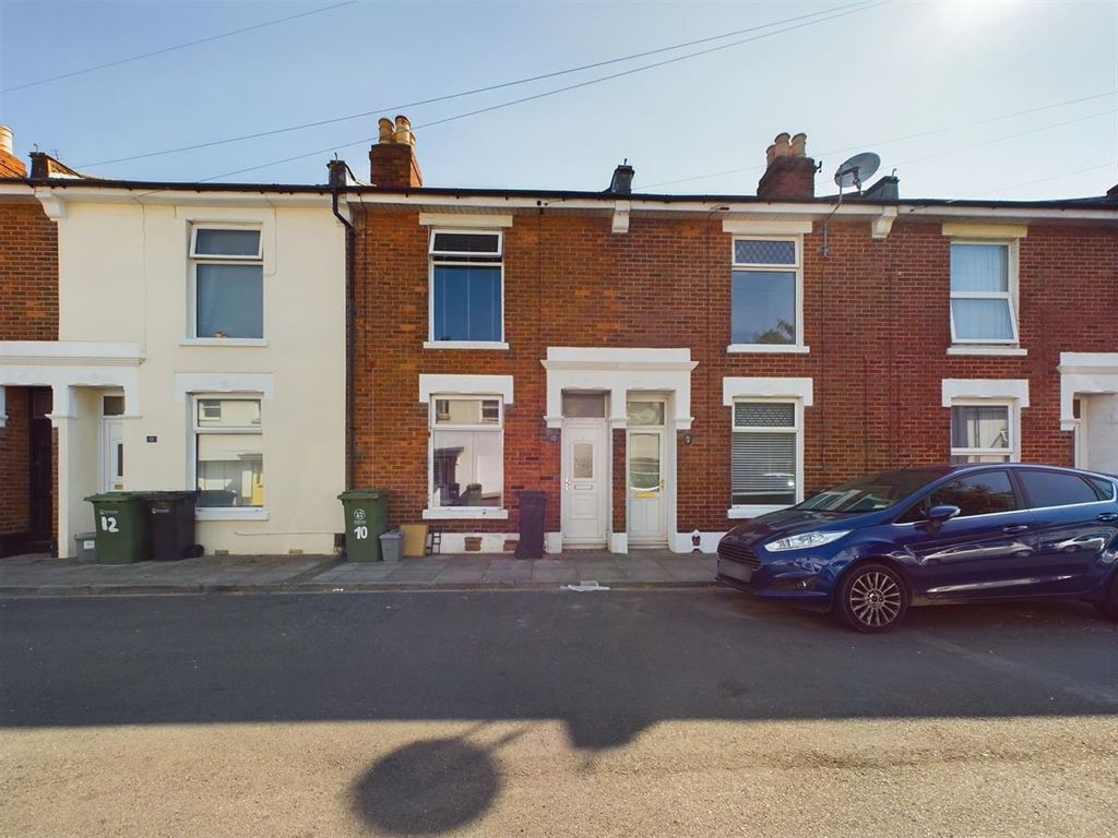 2 bed terraced house to rent in Manor Park Avenue, Portsmouth PO3, £