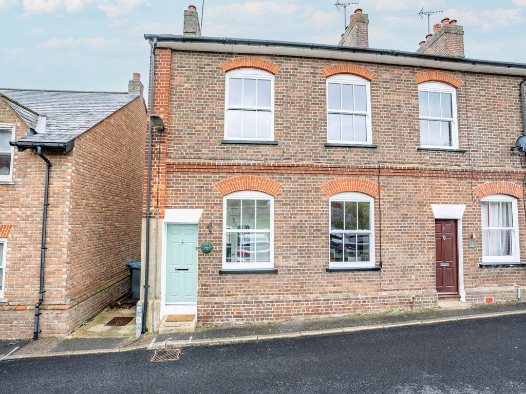 3 bed end terrace house to rent in Cleveland Road, Markyate, St. Albans