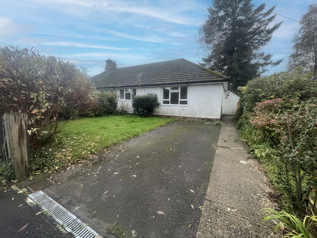 1 bed semidetached bungalow for sale in 22 Beech Lane, Grayshott