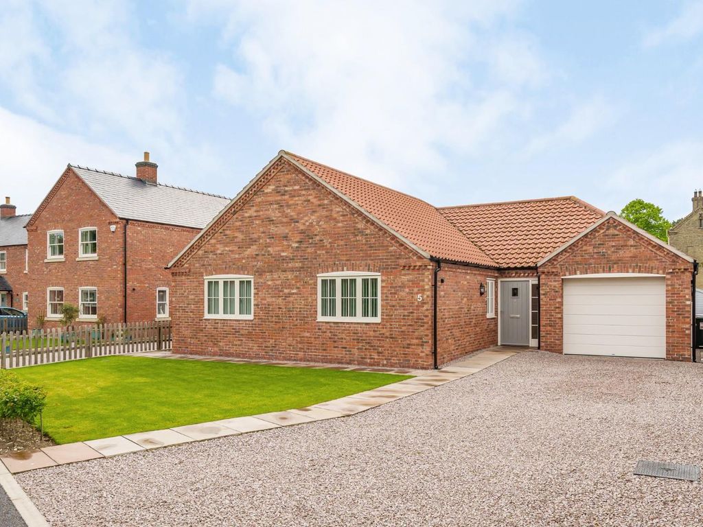 3 bed detached bungalow for sale in Blackthorn Lane, Off Stanhope Road